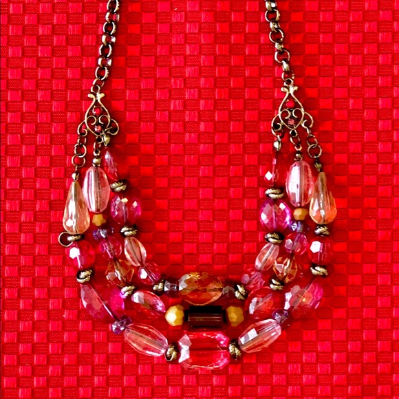 Pink/Red Beaded Necklace - Picture 2 of 2
